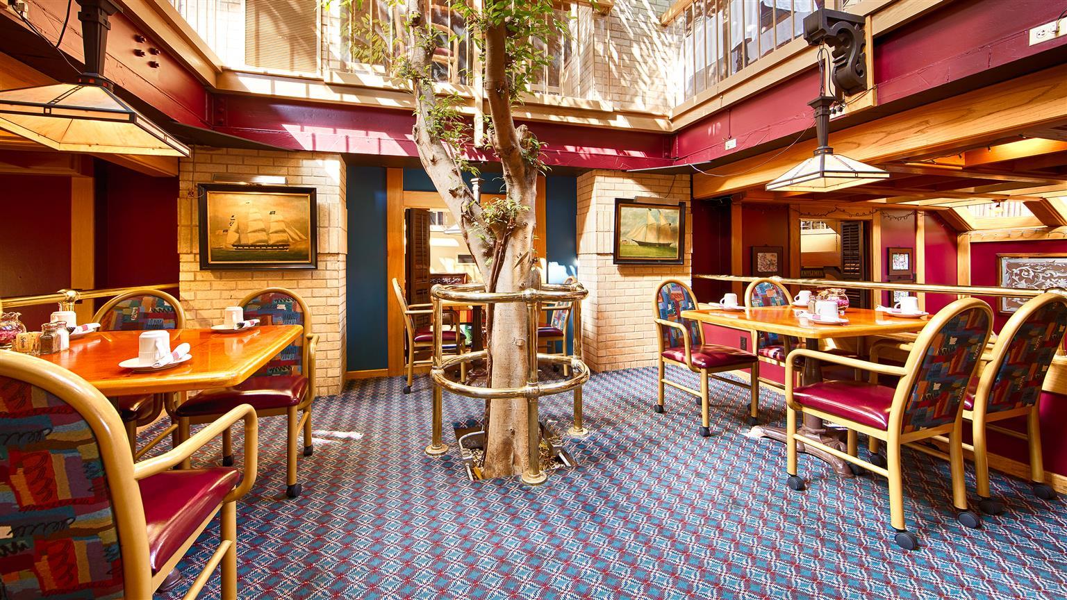Best Western Lafayette Executive Plaza Ristorante foto